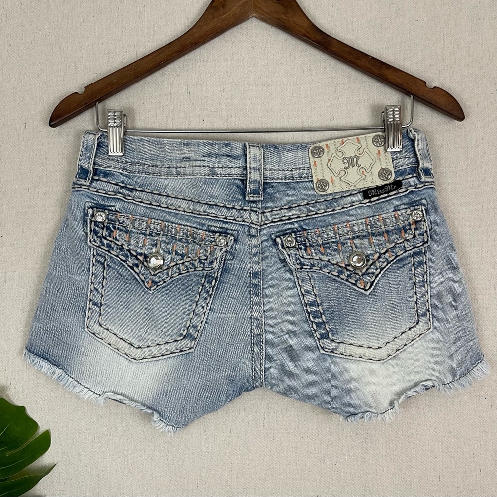 Miss Me Embroidered Rhinestone Jeweled Signature Shorts (Sz 27)